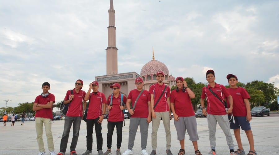 STUDENTS SUMMER TRIP033